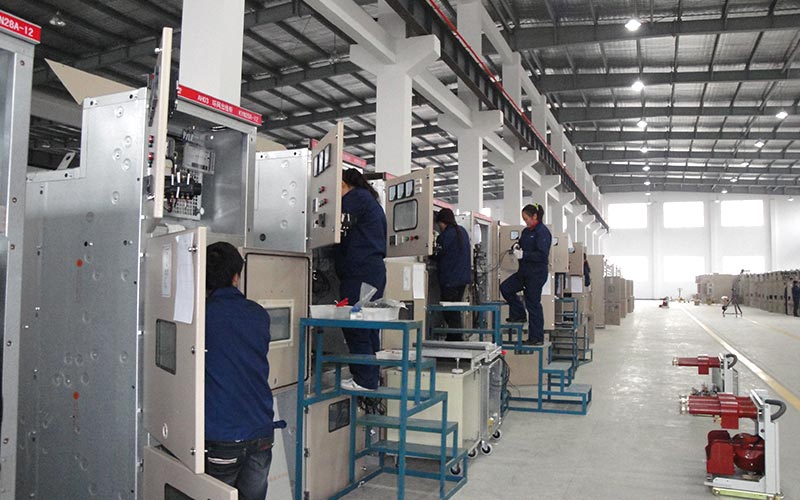 Switchgear ແຮງດັນຕ່ໍາແມ່ນສ່ວນຫນຶ່ງທີ່ສໍາຄັນຂອງອຸດສາຫະກໍາການສົ່ງໄຟຟ້າແລະການຫັນປ່ຽນການຜະລິດ Switchgear ແຮງດັນຕ່ໍາແມ່ນສ່ວນຫນຶ່ງທີ່ສໍາຄັນຂອງອຸດສາຫະກໍາການສົ່ງໄຟຟ້າແລະການຫັນປ່ຽນການຜະລິດ
